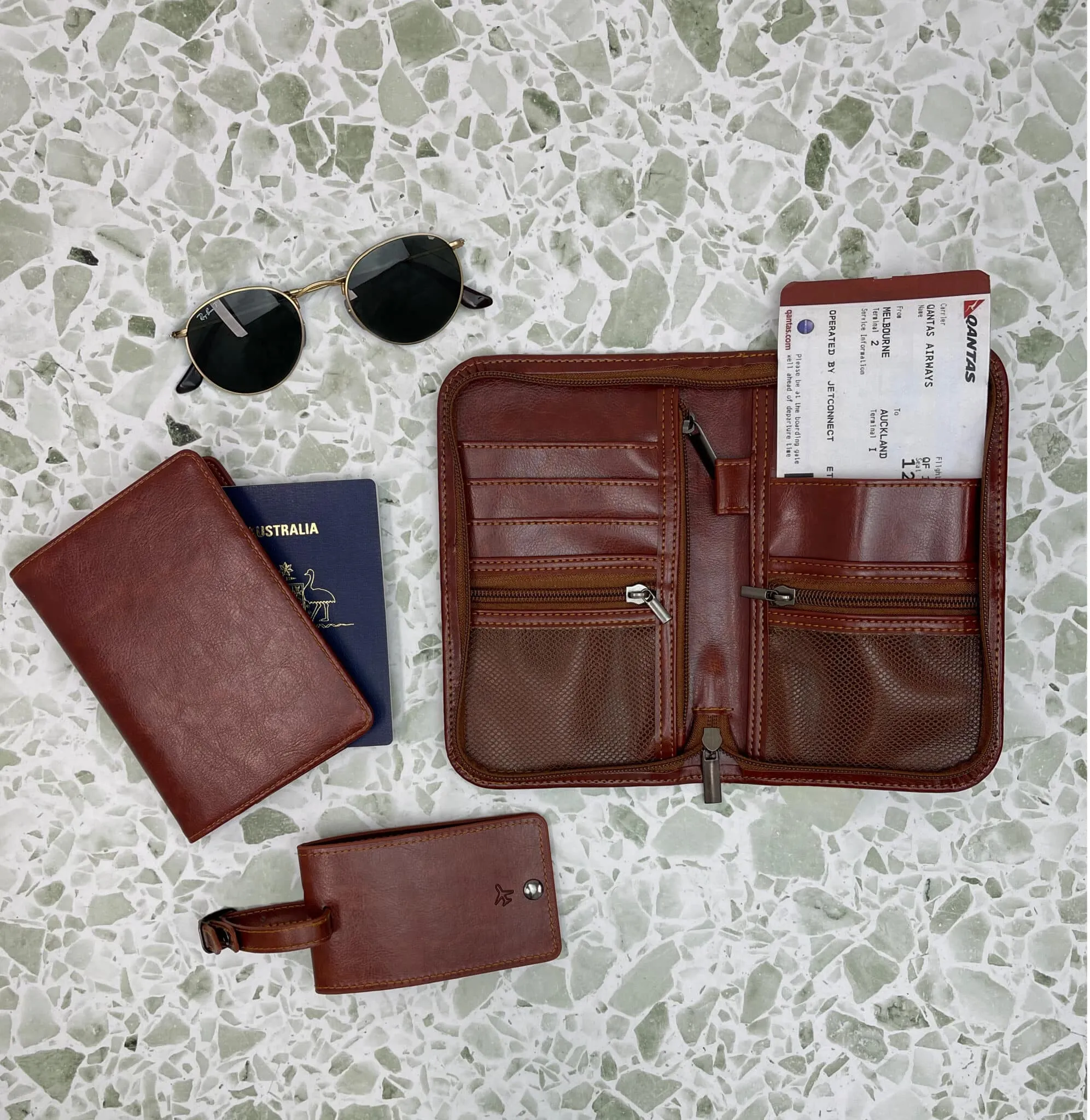 Gentlemans Travel Wallet