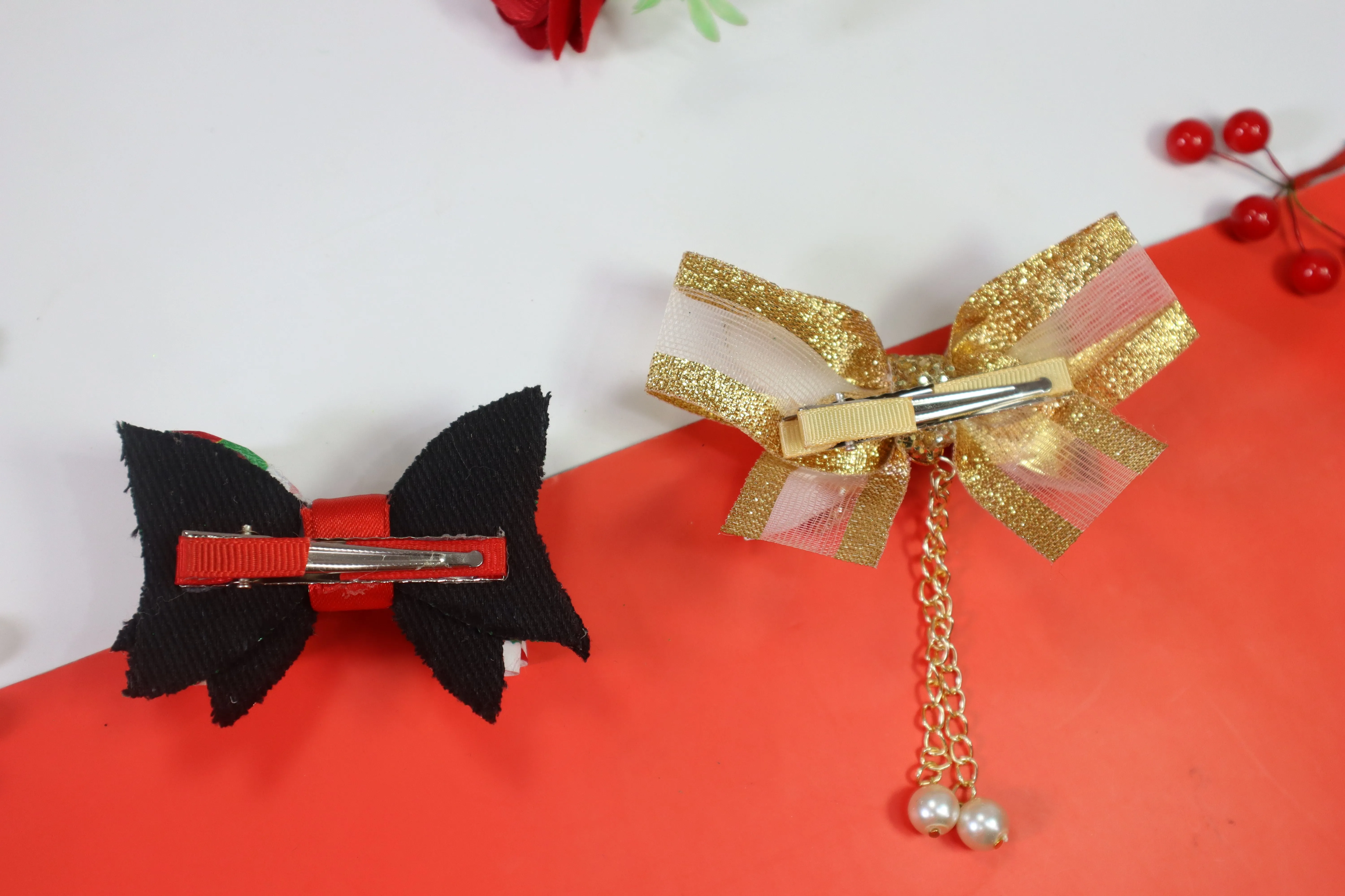 Kamule Christmas Theme Glittery Santa Print Detailed Bow Clips set of 2-Golden, white, Red