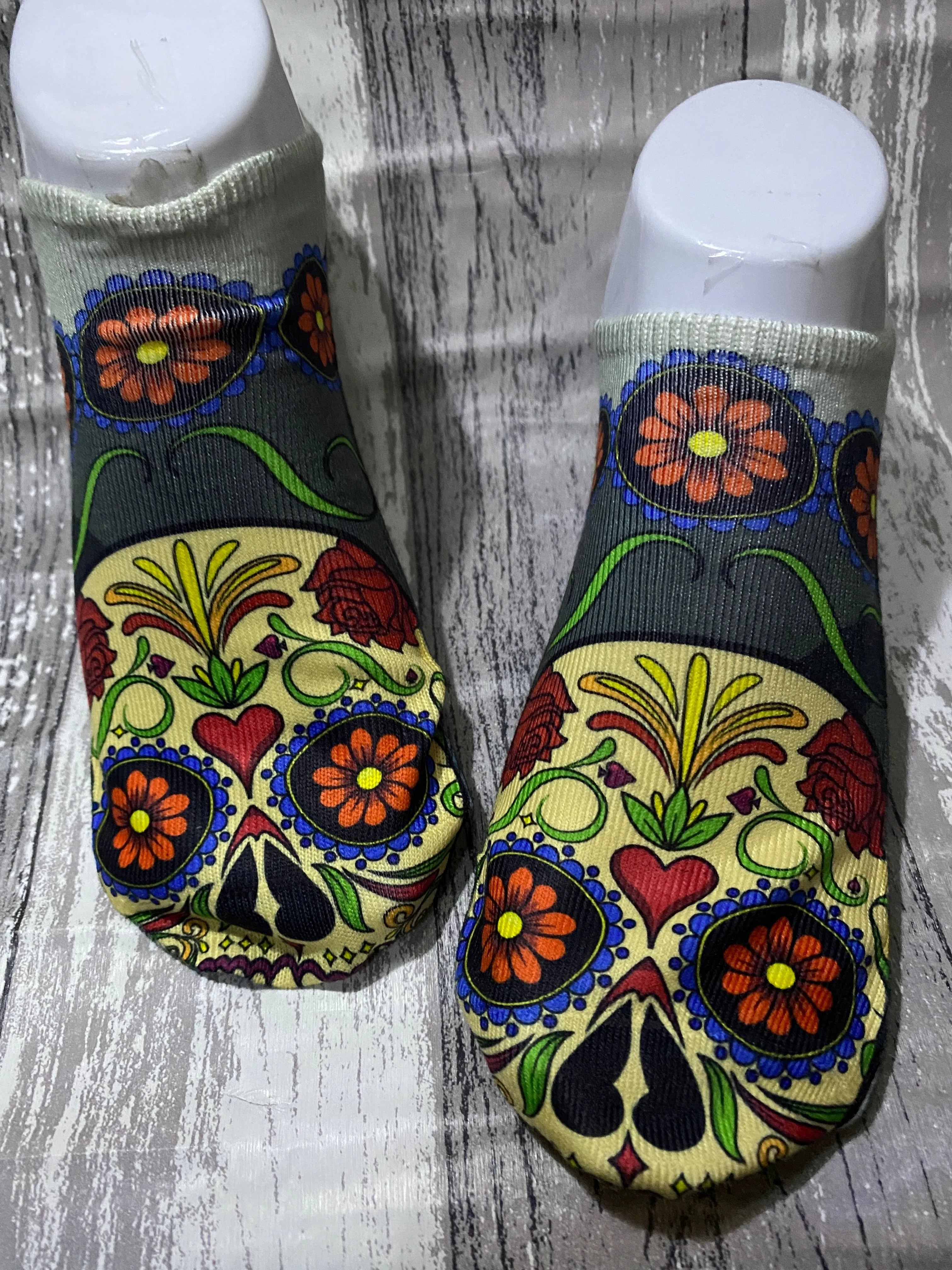 Sugar skulls shoes no show socks